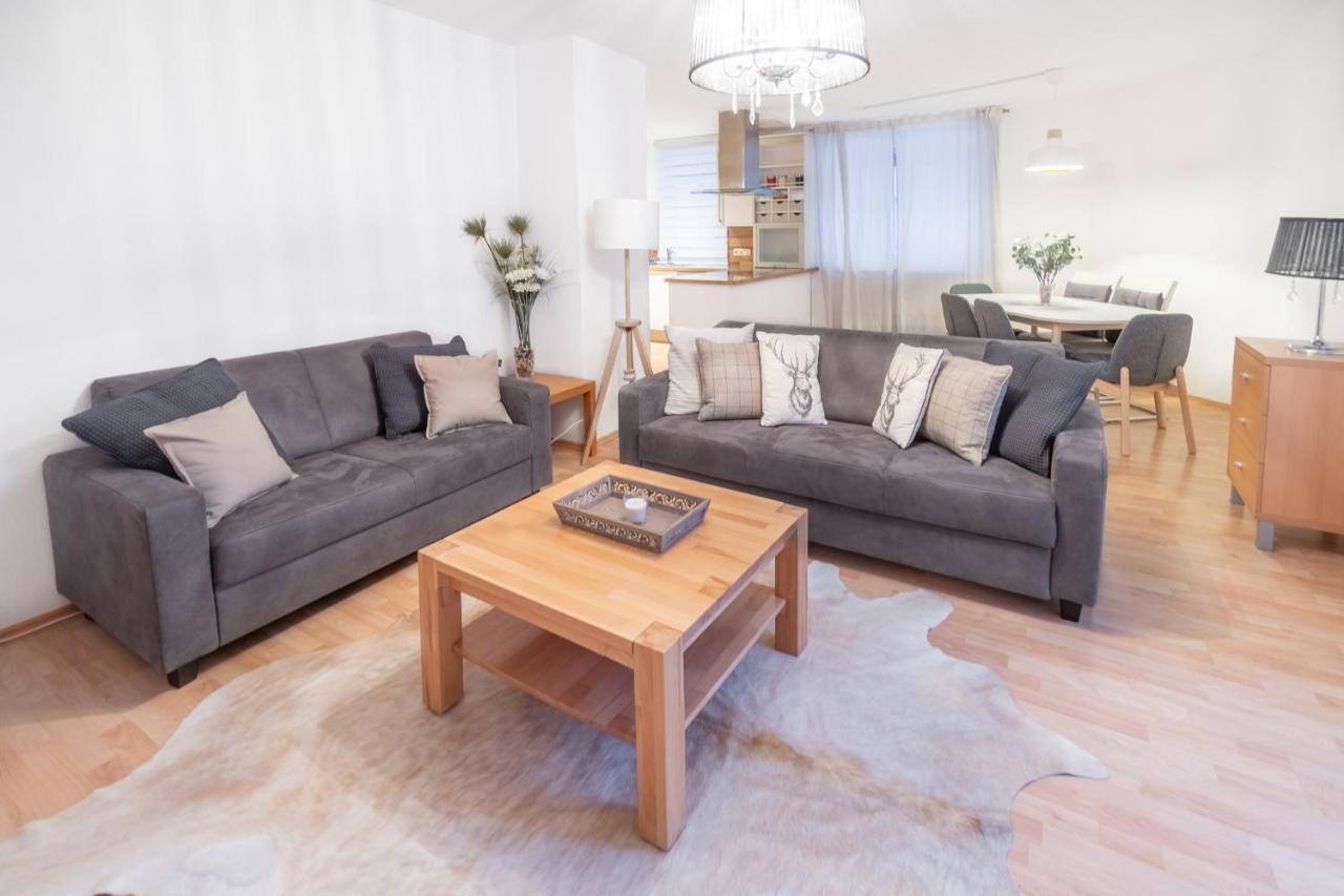 Schmitten & Cityxpress Apartment 1 And 2 เซลล์อัมเซ ภายนอก รูปภาพ